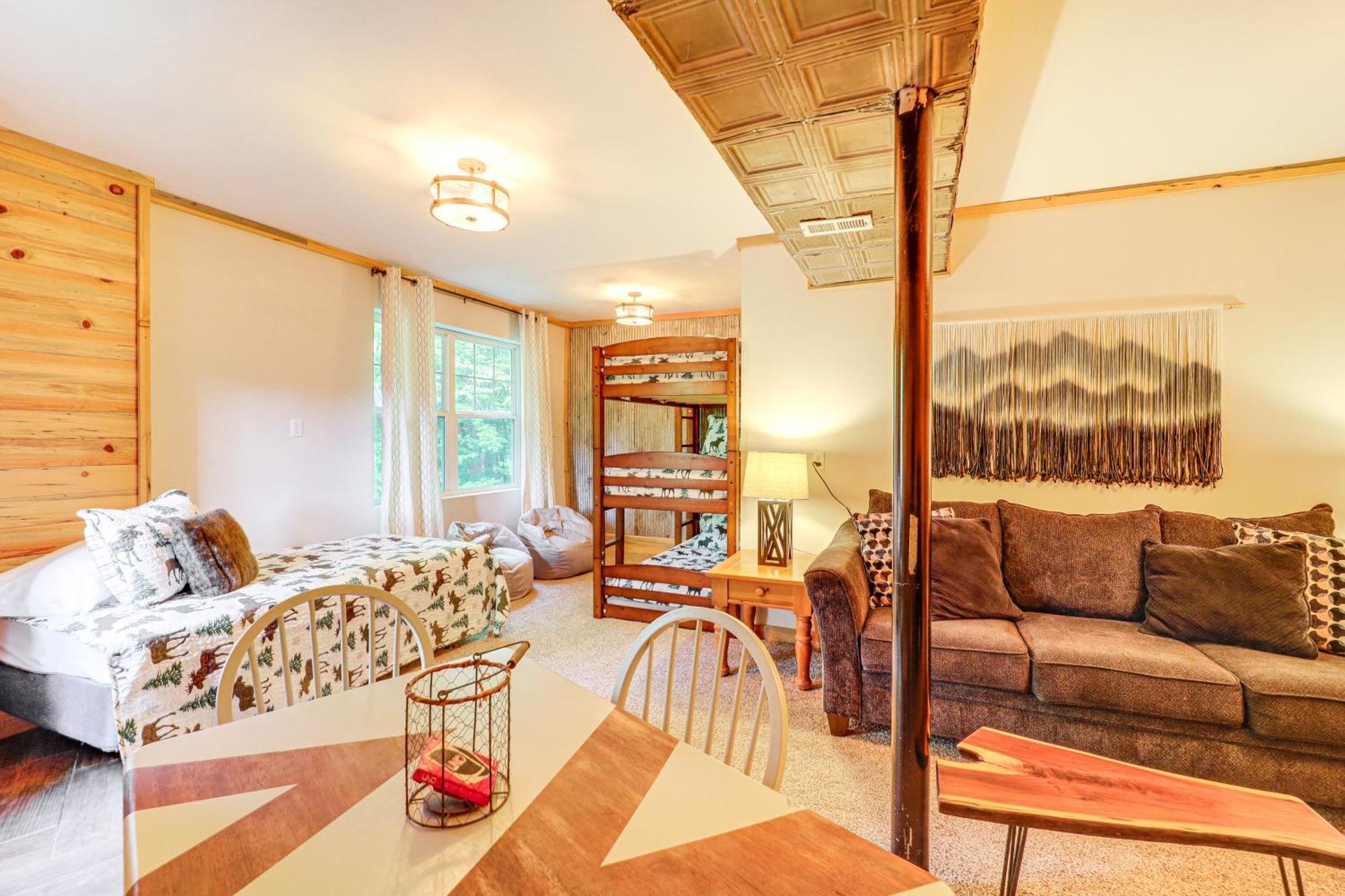 Luxe Appalachian Mountain Cabin With Hot Tub, Views Warrensville Dış mekan fotoğraf